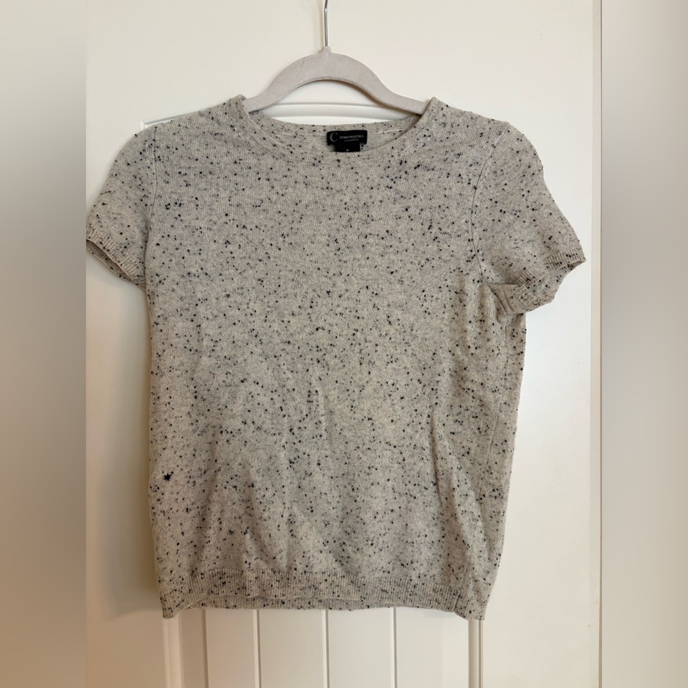 Medium Bloomingdale's Short-Sleeve Speckled Cashmere Light Gray with Black Fleck
